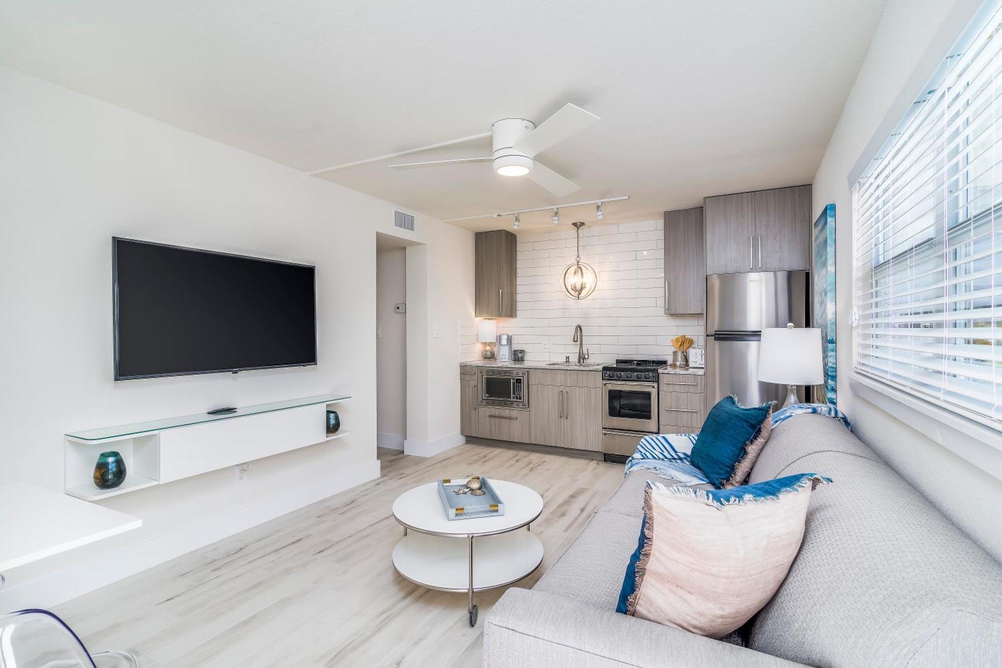 Boutique Vacation Rental Complex At Beach Cocoa Beach Exterior photo